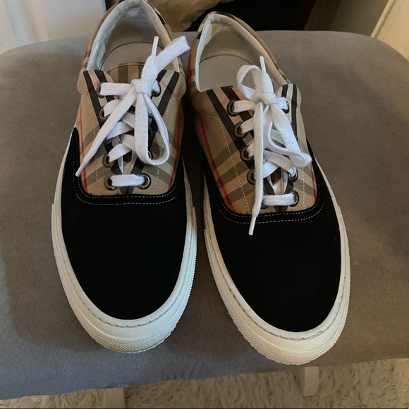 Burberry men’s sneakers size 11 - Picture 2 of 3